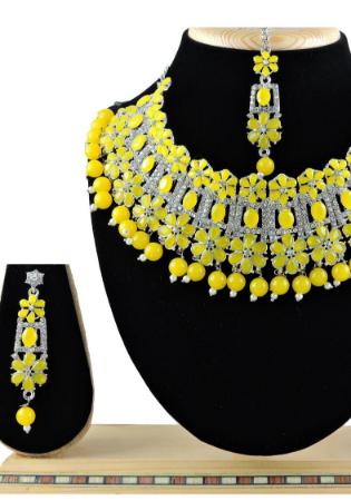 Picture of Beauteous Golden Necklace Set