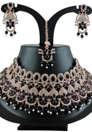 Picture of Alluring Black Necklace Set