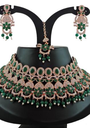 Picture of Shapely Green Necklace Set