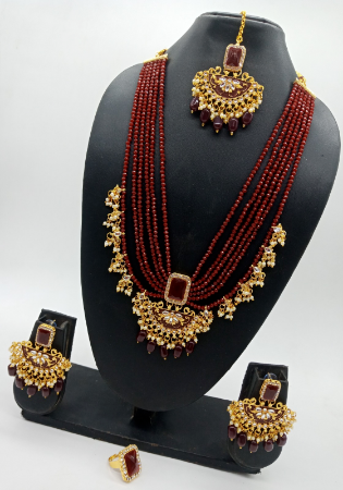 Picture of Exquisite Maroon Necklace Set