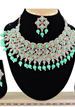 Picture of Pretty Medium Aqua Marine Necklace Set