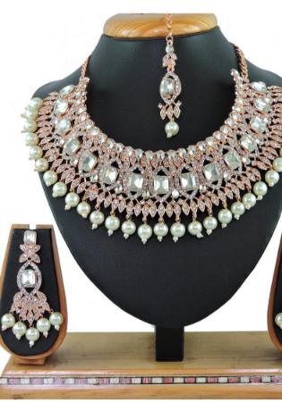 Picture of Lovely White Necklace Set