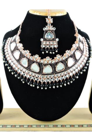 Picture of Alluring Black Necklace Set