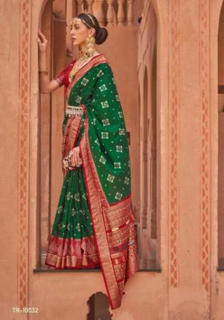 Picture of Appealing Silk Dark Green Saree