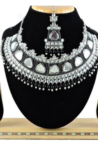 Picture of Amazing Black Necklace Set