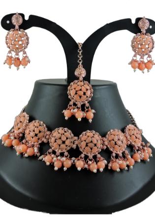 Picture of Beauteous Georgette Golden Rod Necklace Set