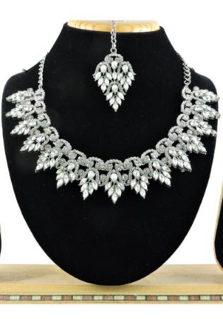 Picture of Taking Off White Necklace Set