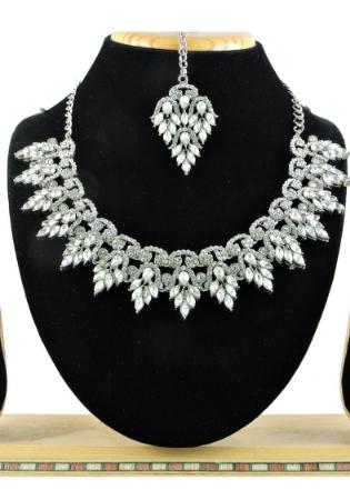 Picture of Delightful White Necklace Set