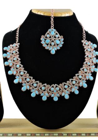 Picture of Well Formed Medium Turquoise Necklace Set