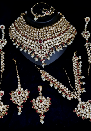 Picture of Marvelous Maroon Necklace Set