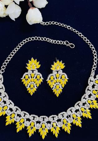 Picture of Pretty Golden Necklace Set