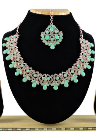 Picture of Magnificent Medium Aqua Marine Necklace Set