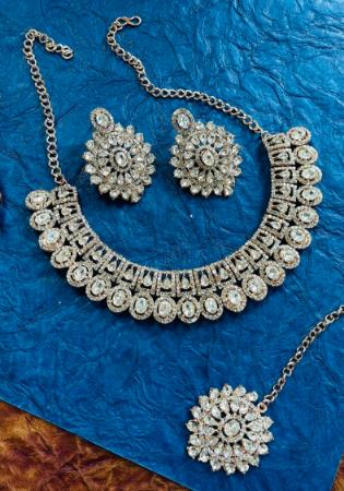 Picture of Bewitching White Necklace Set