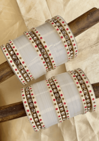 Picture of Superb White Bracelets