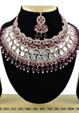 Picture of Fascinating Maroon Necklace Set