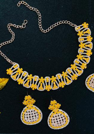 Picture of Elegant Golden Rod Necklace Set