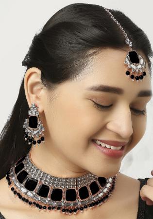 Picture of Beautiful Black Necklace Set