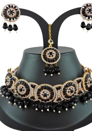 Picture of Sightly Black Necklace Set