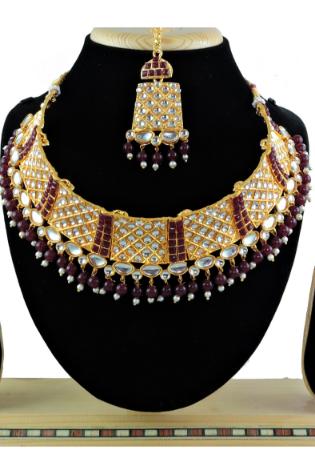 Picture of Shapely Maroon Necklace Set