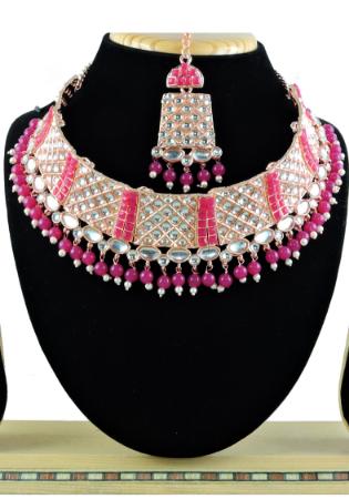 Picture of Statuesque Maroon Necklace Set