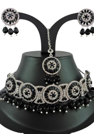 Picture of Ideal Black Necklace Set