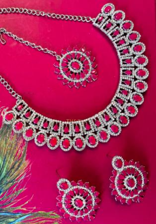 Picture of Graceful Crimson Necklace Set