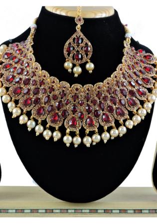 Picture of Fascinating Maroon Necklace Set