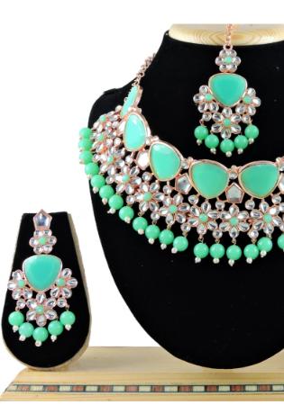 Picture of Beautiful Medium Aqua Marine Necklace Set