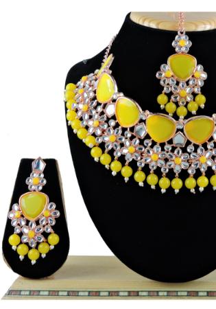 Picture of Enticing Golden Necklace Set