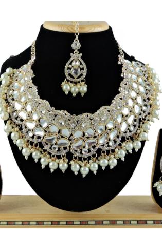 Picture of Appealing Ghost White Necklace Set