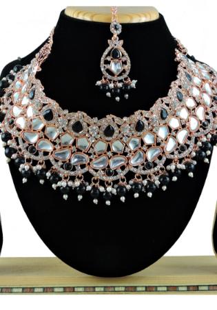 Picture of Elegant Black Necklace Set