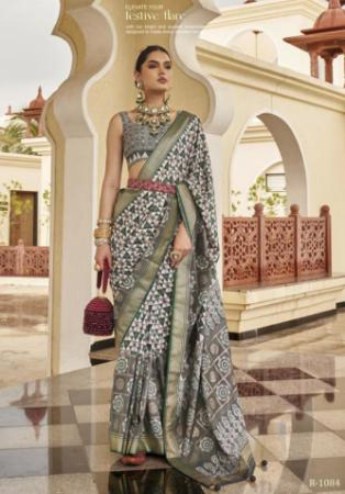 Picture of Beautiful Silk Silver Saree