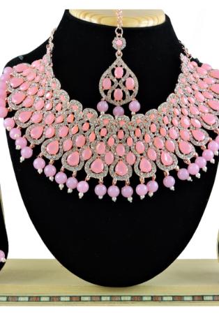 Picture of Fine Rosy Brown Necklace Set