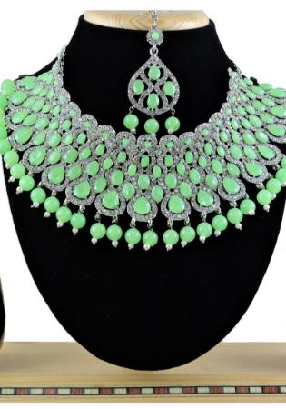 Picture of Marvelous Medium Aqua Marine Necklace Set