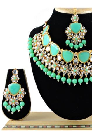 Picture of Excellent Medium Aqua Marine Necklace Set