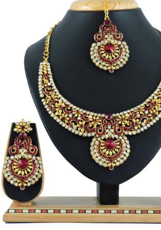 Picture of Enticing Maroon Necklace Set