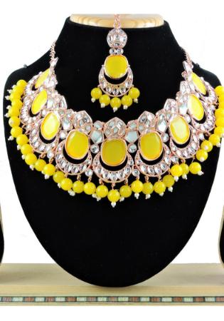 Picture of Statuesque Golden Necklace Set