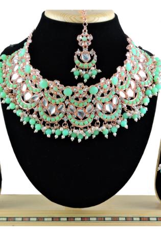 Picture of Graceful Tan Necklace Set