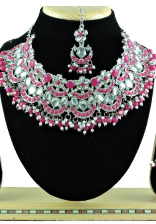 Picture of Pretty Black Necklace Set