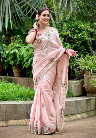 Picture of Well Formed Georgette Thistle Saree