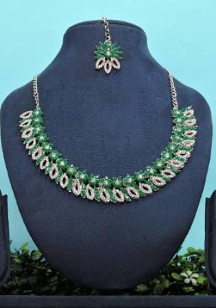 Picture of Fine Green Necklace Set