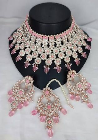 Picture of Fine Rosy Brown Necklace Set