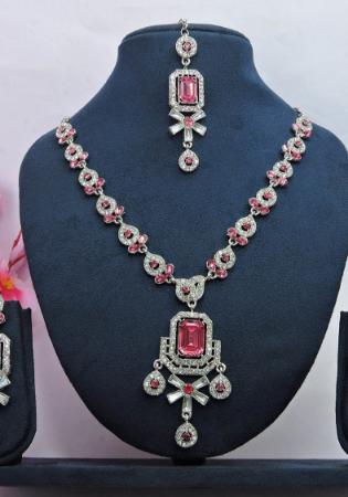 Picture of Statuesque Light Pink Necklace Set