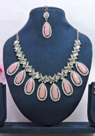 Picture of Magnificent Rosy Brown Necklace Set