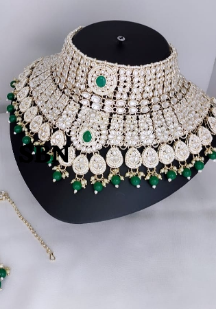 Picture of Fascinating Off White Necklace Set