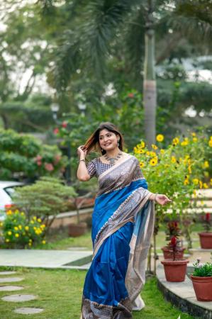 Picture of Excellent Silk Teal Saree