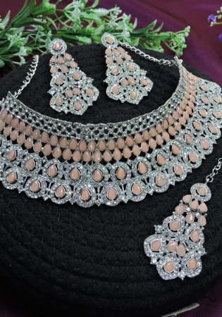 Picture of Beautiful Rosy Brown Necklace Set