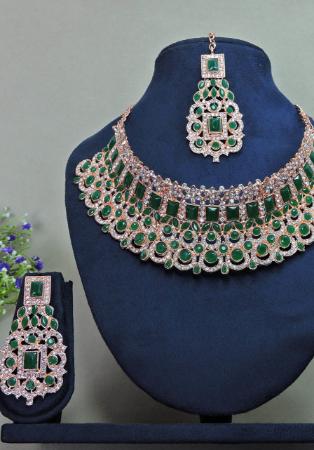 Picture of Resplendent Sea Green Necklace Set