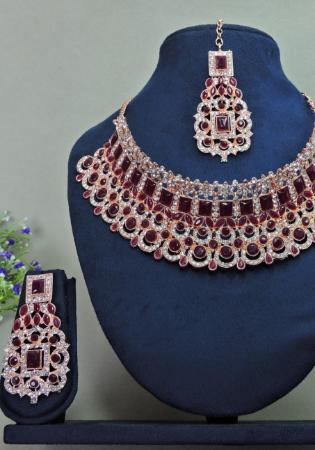 Picture of Resplendent Maroon Necklace Set