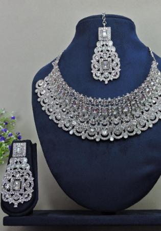 Picture of Exquisite Ghost White Necklace Set